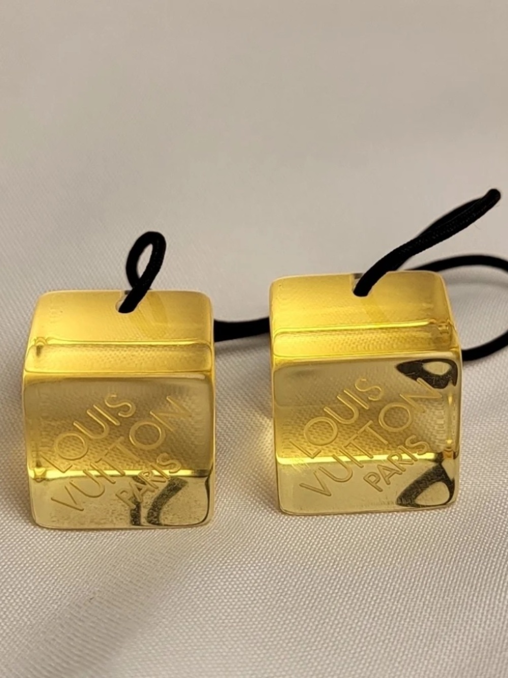 Louis Vuitton Hair Cubes or Wrist Tie - Picture 4 of 4